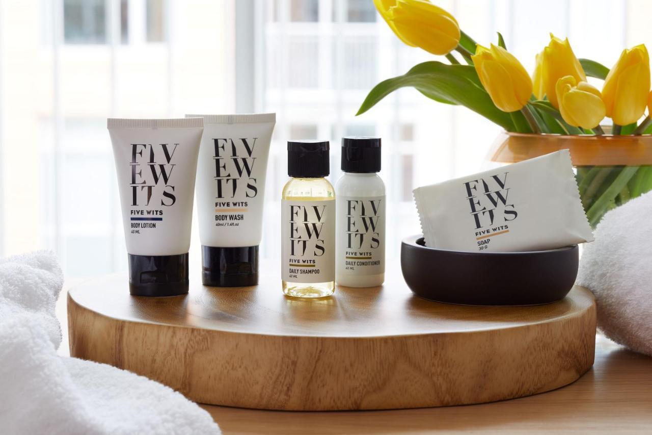 시카고 Sentral Michigan Avenue 아파트 호텔 외부 사진 A selection of the amenities provided by Even Hotels