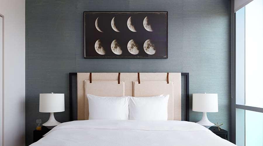시카고 Sentral Michigan Avenue 아파트 호텔 객실 사진 A bedroom at the West Hollywood hotel