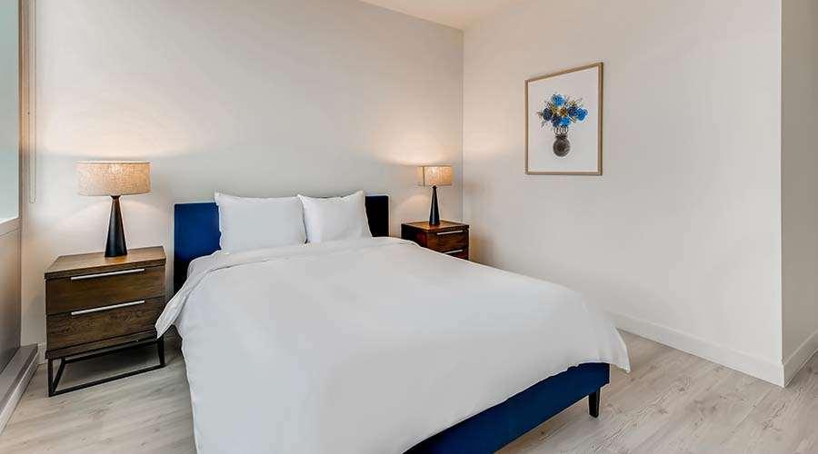 시카고 Sentral Michigan Avenue 아파트 호텔 객실 사진 A bedroom at the hotel