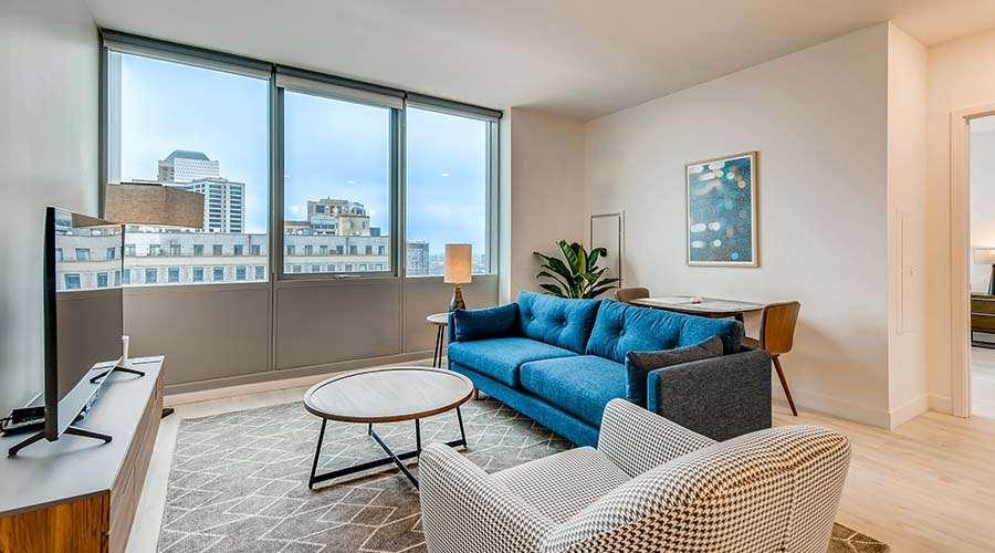 시카고 Sentral Michigan Avenue 아파트 호텔 객실 사진 A living room at the Ritz-Carlton